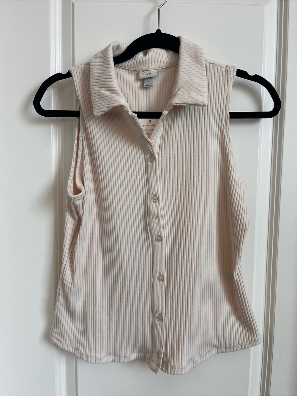 NWT A new day button up tank